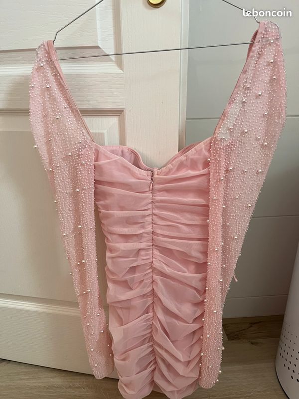 Robe Oh Polly rose perlée manches transparentes (image 2)