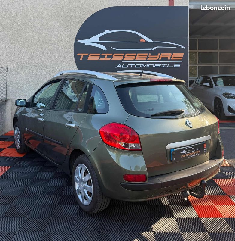 Renault clio III 3 1.2 TCE 100 - Faible KM - Attelage (image 2)