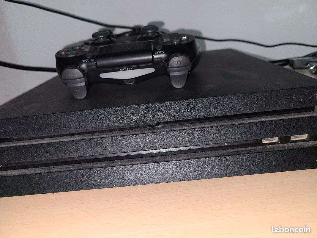 Ps4 pro 1Tera + jeux (image 2)