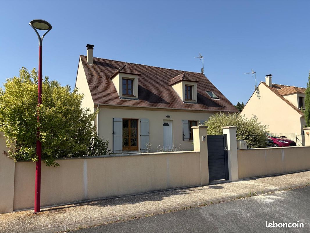 Maison 6 pièces 135 m² · à Montigny-Lencoup · 135 m² · 299 000 €