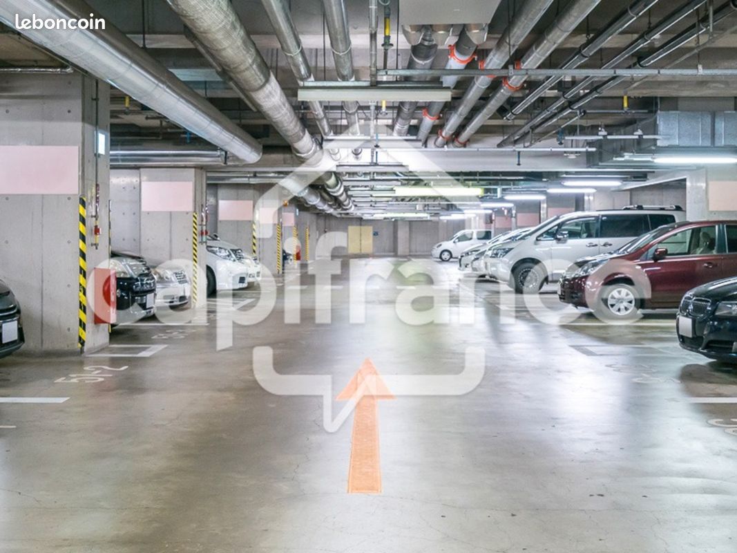 Parking 12 m² · à Châtillon · 12 m² · 100 €/mois
