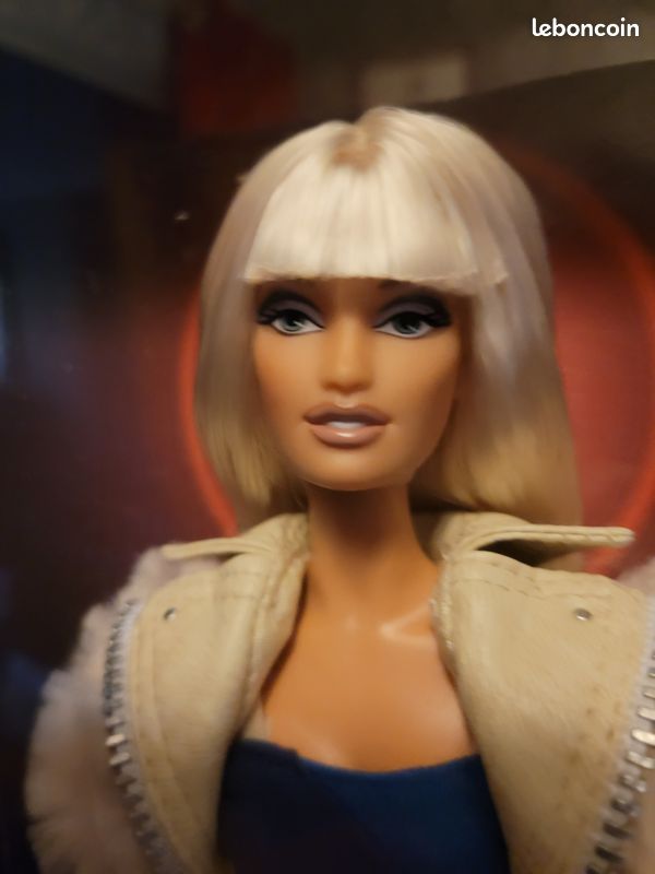 Barbie Versace Versus (image 3)