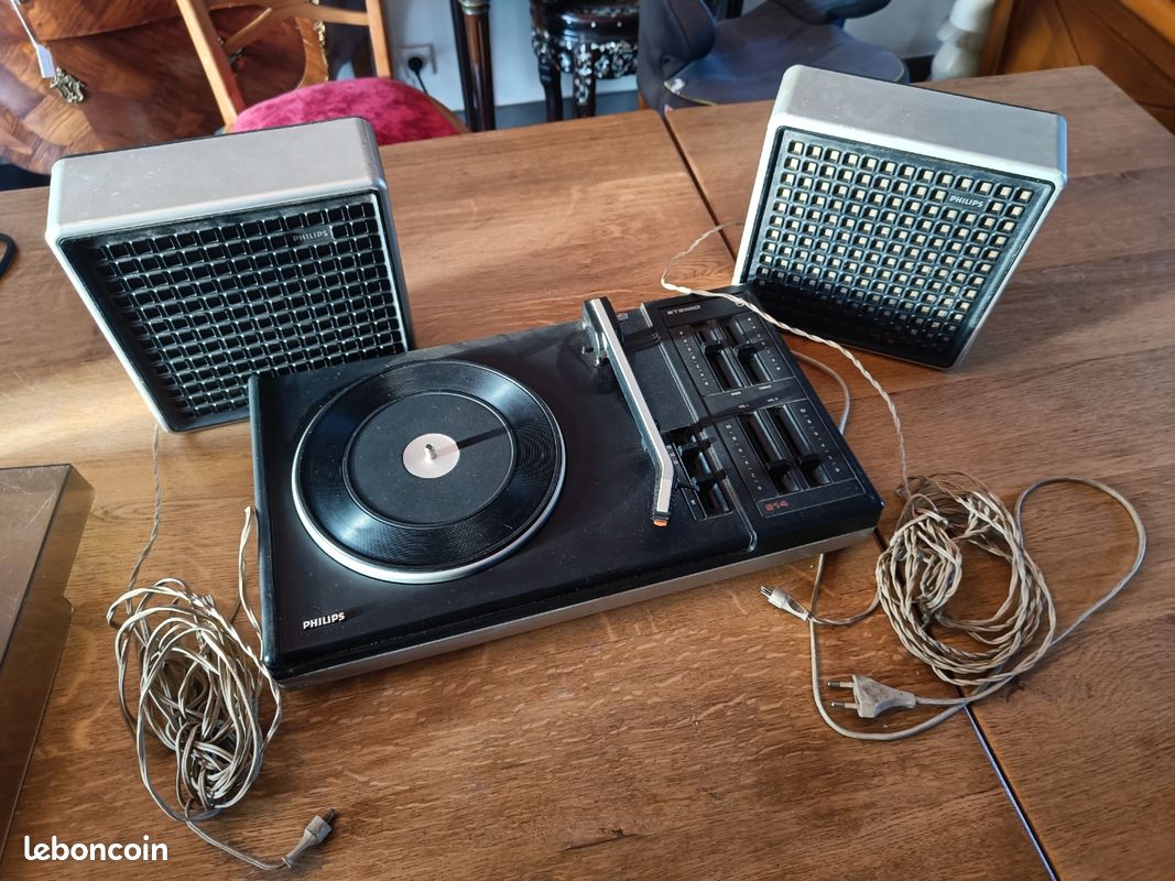 Tourne-disque Philips Vintage Années 1970 – Modèle 22 GF 446/04 Z, Occasion