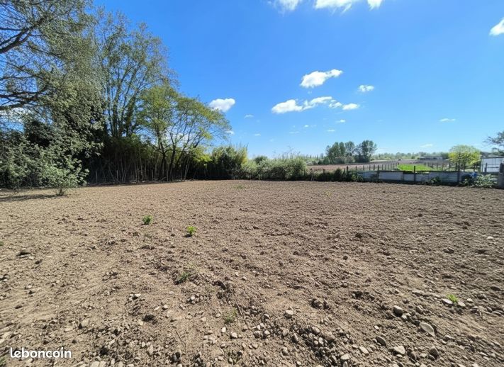 Terrain 687 m² · à Seysses · 687 m² · 147 000 €