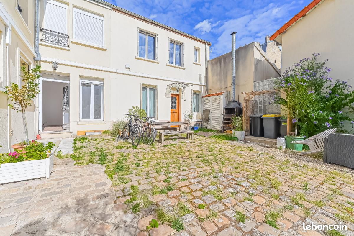 Appartement 2 pièces 47 m² · à Ivry-sur-Seine · 47 m² · 320 000 €
