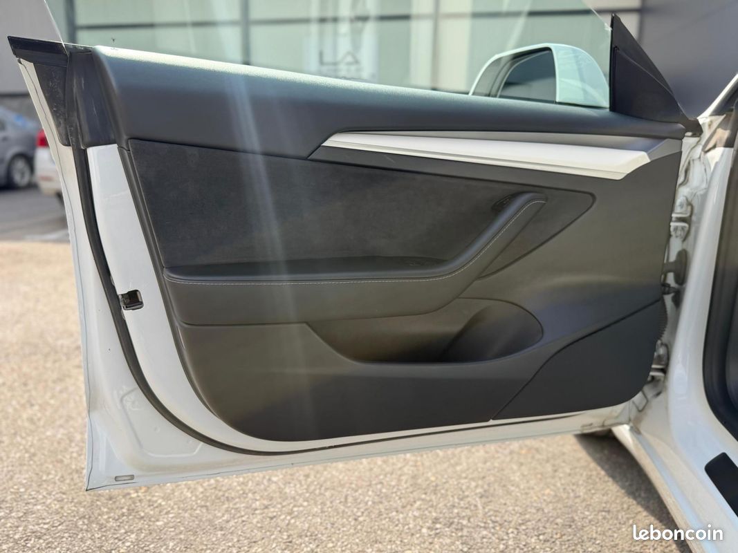 TESLA MODEL 3 Long Range Dual Motor 11/2022 AWD SOH 91,6% (image 16)