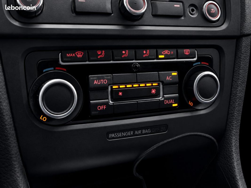 VOLKSWAGEN GOLF 1.6 16V TDI CR FAP - 105 - BV DSG 7 VI BERLINE Carat (image 15)