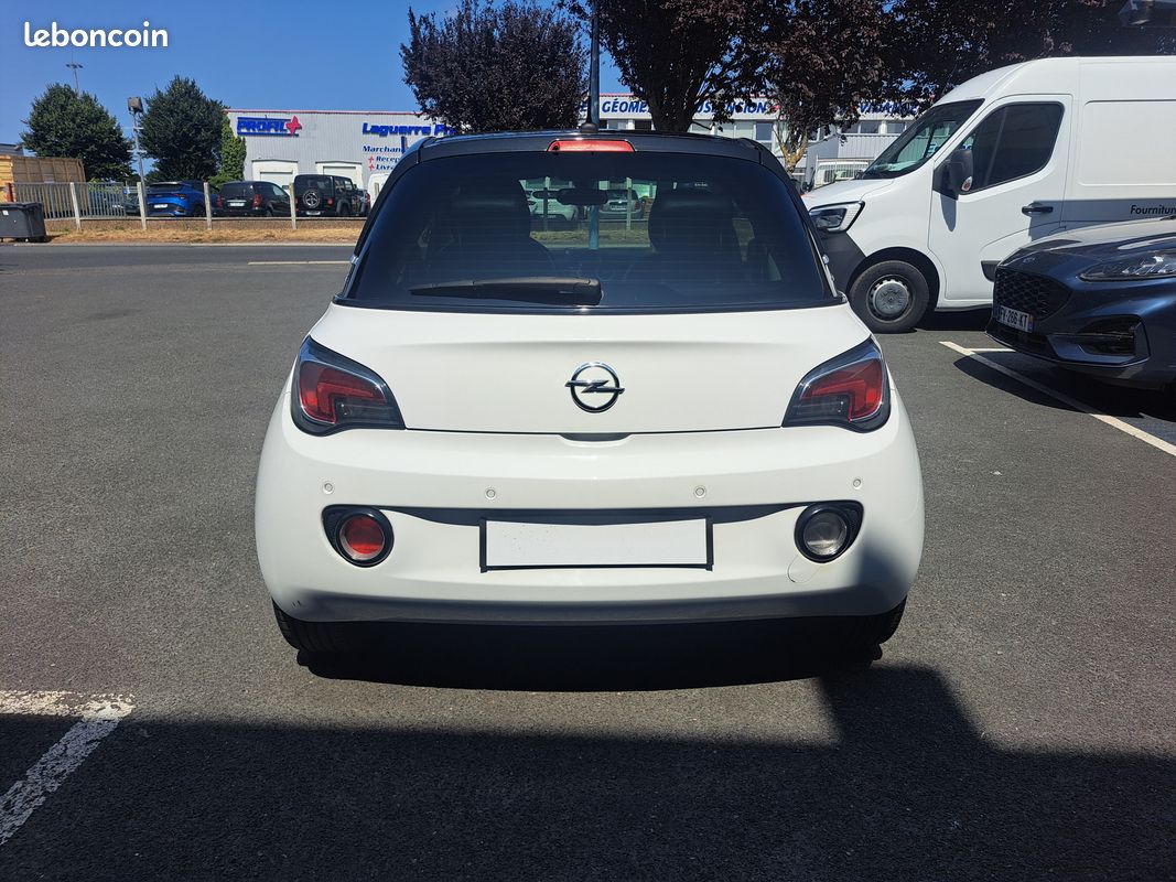 Opel Adam 1.4 Twinport 87ch S/S Black Edition (image 3)