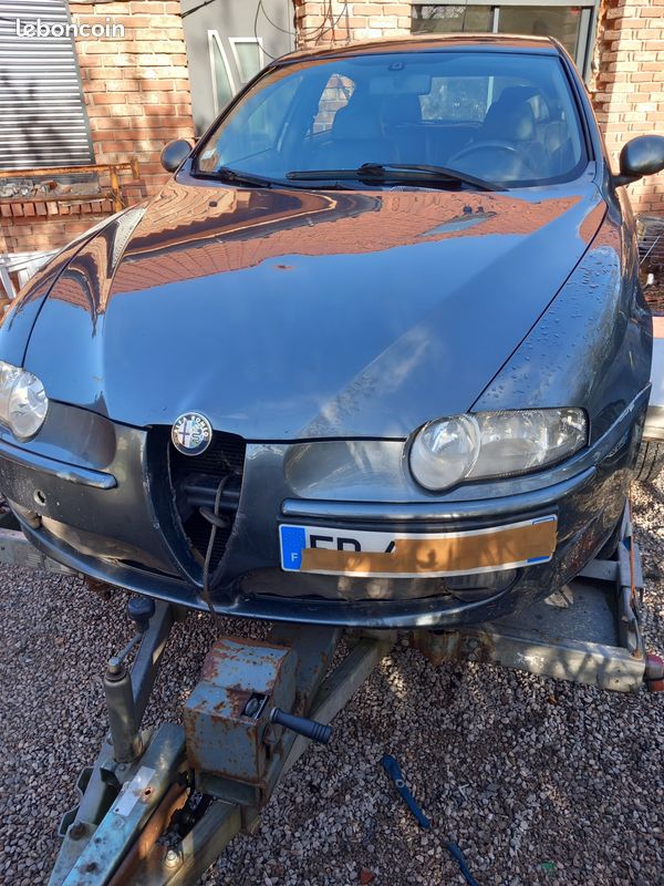 Alfa 147 (image 1)