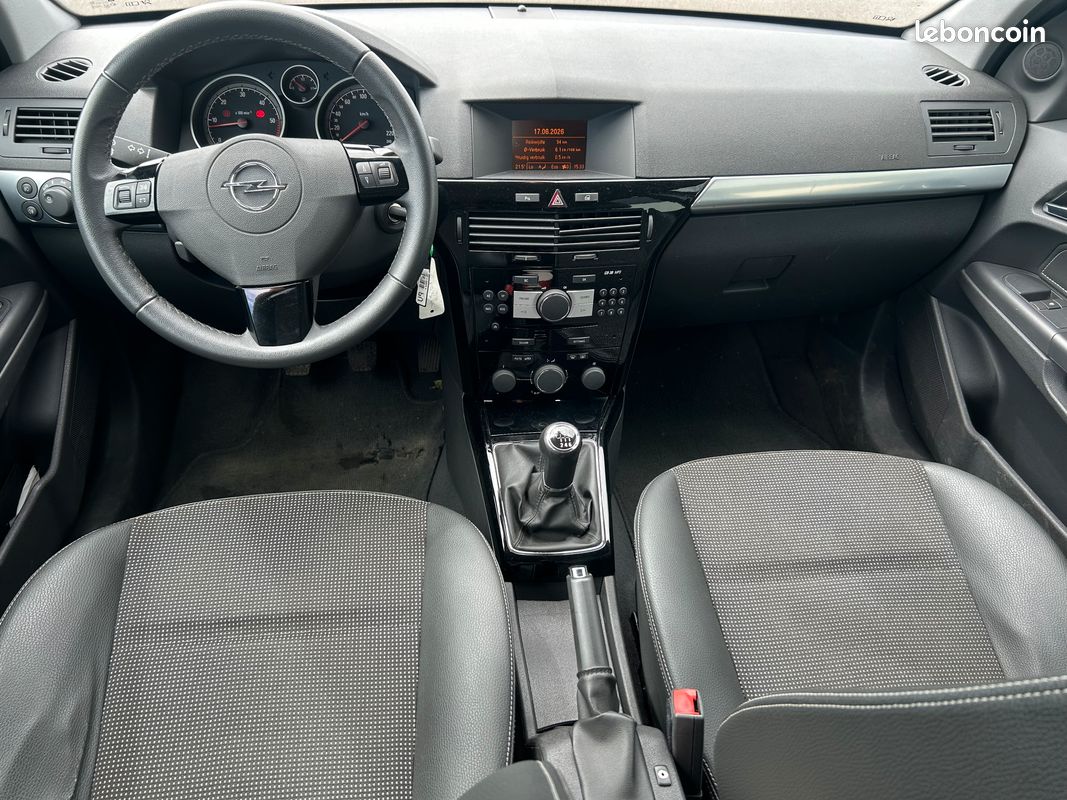 Opel Astra break 1.7 CDTI110 Cosmo ecoF 1e Main 2009 (image 3)