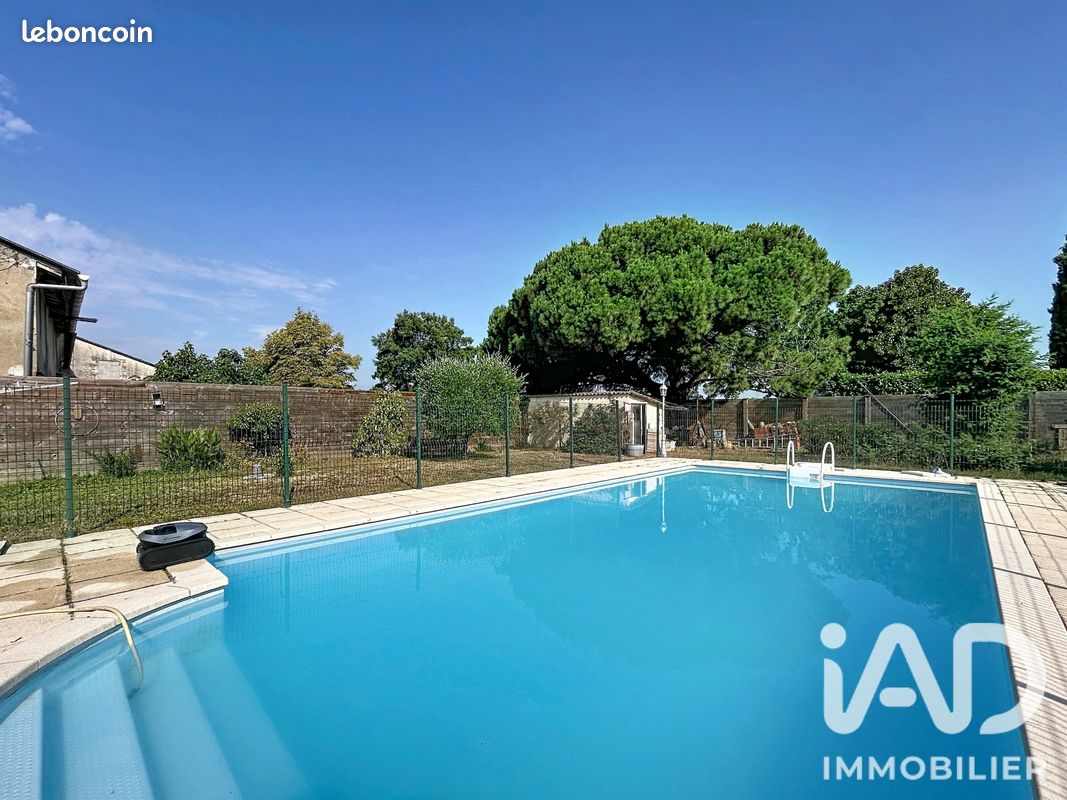 Maison 6 pièces 200 m² · à Montpon-Ménestérol · 200 m² · 247 000 €