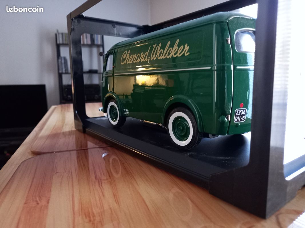 CHENARD & WALCKER Type CHV Fourgon 1946 1:18è (image 4)