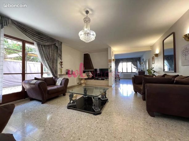 Villa 7 pièces 233 m² — 4