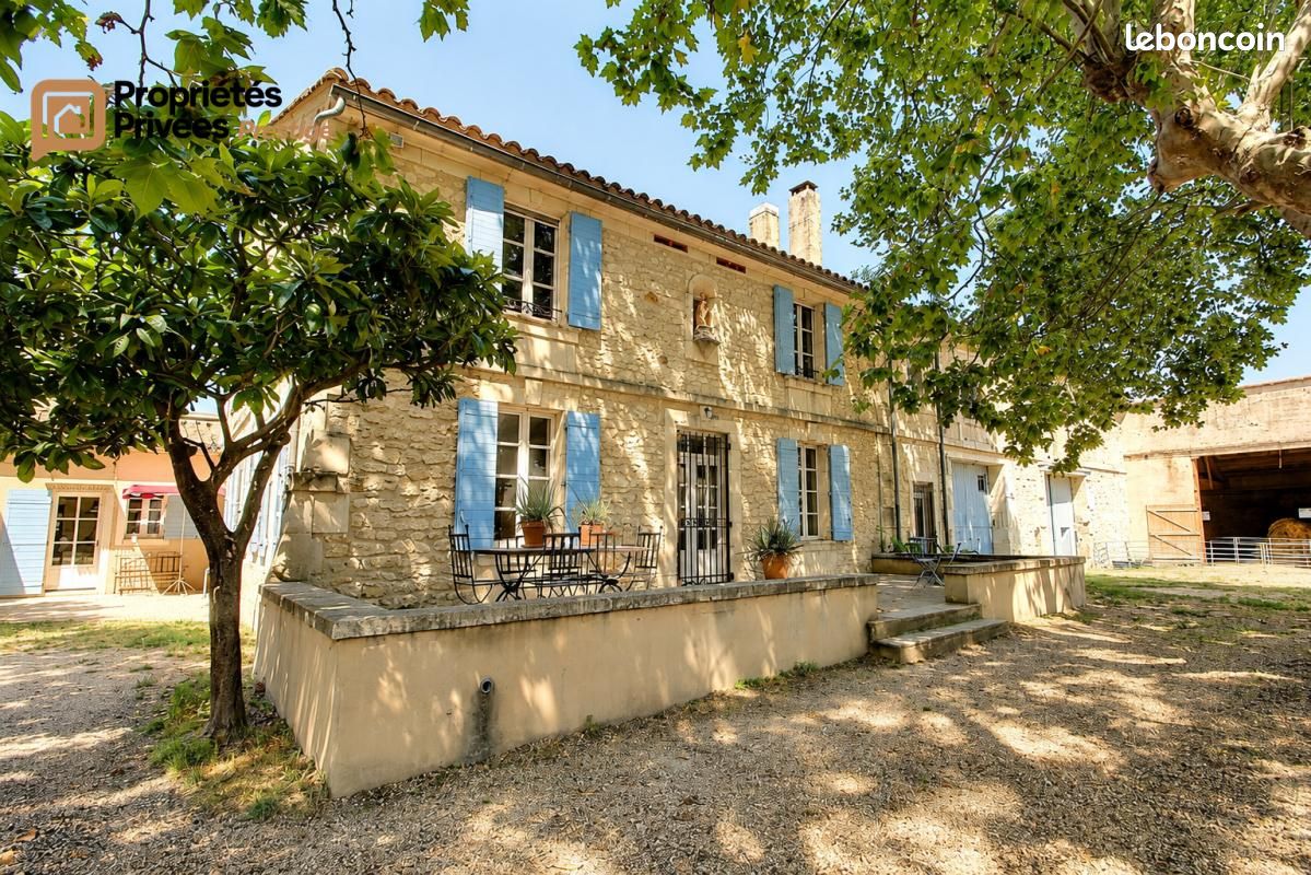 Maison 10 pièces 364 m² · à Tarascon · 364 m² · 610 000 €