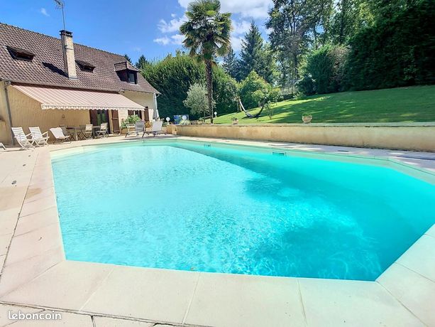 Maison 9 pièces 318 m²