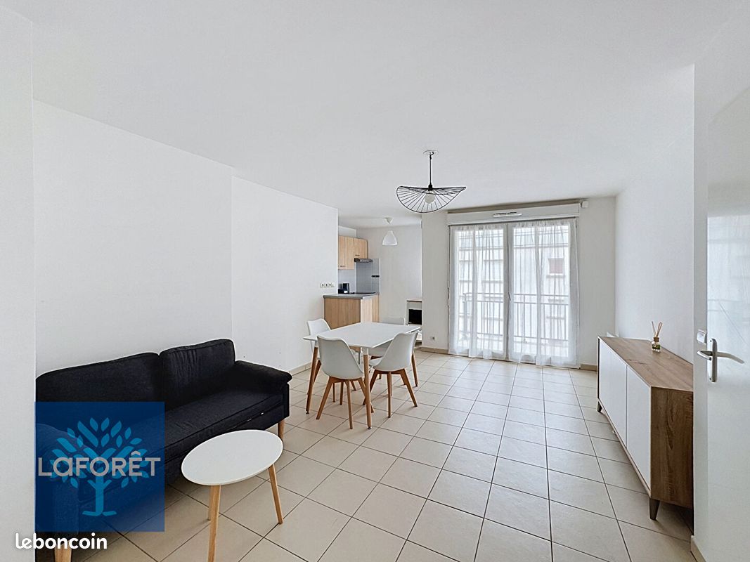 Appartement 2 pièces 44 m² · à Corbeil-Essonnes · 44 m² · 810 €/mois
