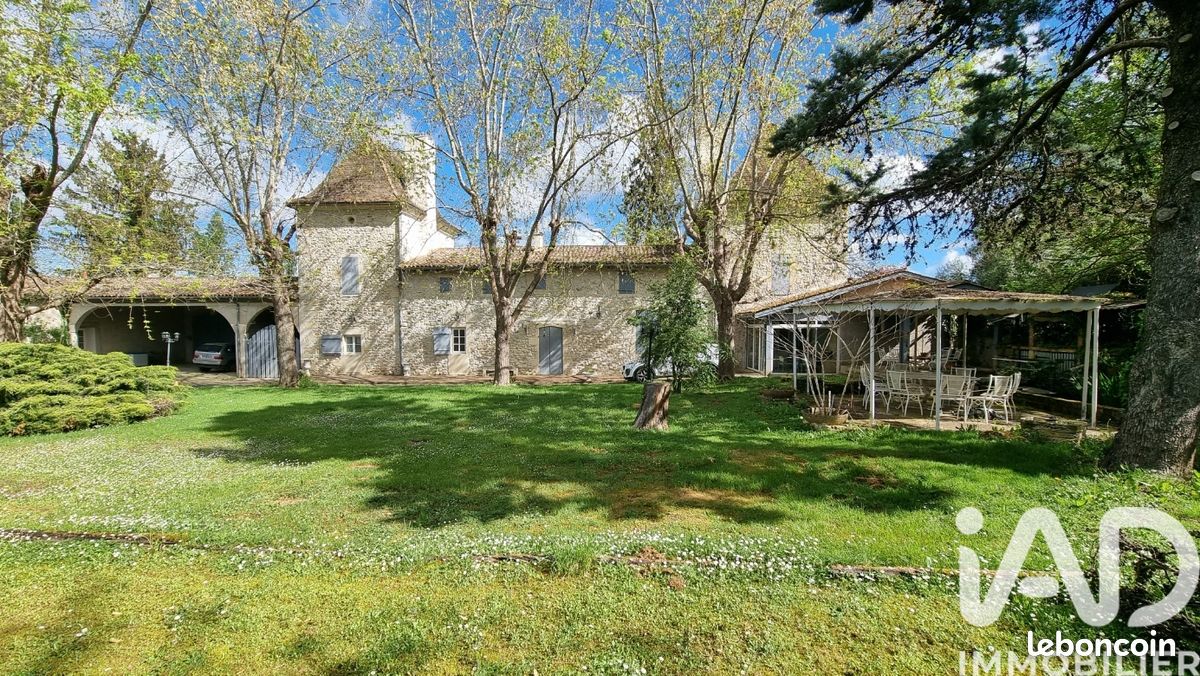Maison 13 pièces 341 m² · à Sainte-Radegonde · 341 m² · 875 000 €