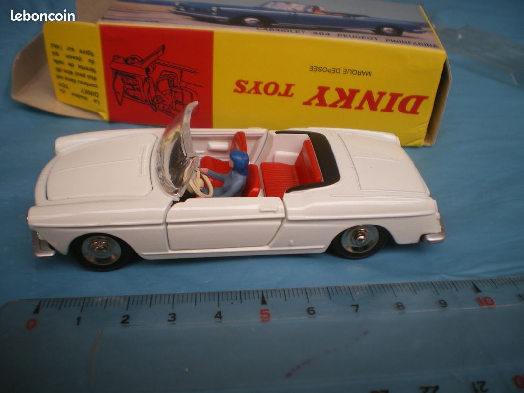 Dinky Toys Peugeot 404 528 – Miniature De Collection échelle 1:43, état D'occasion