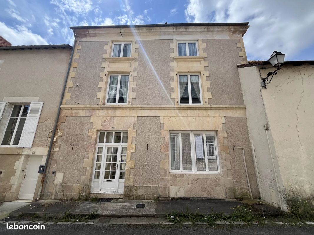 Maison de ville 10 pièces 191 m² (image 1)