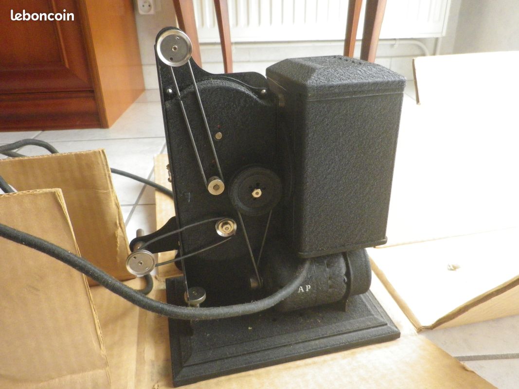 ANCIEN PROJECTEUR KODASCOPE MODELE C AVEC SA BOITE D ORIGINE