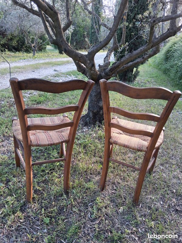 Lot de deux chaises provençales anciennes (image 4)