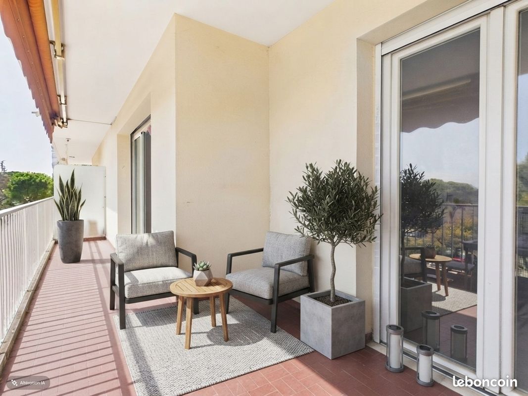 Appartement 4 pièces 82 m² · à Antibes · 82 m² · 308 000 €