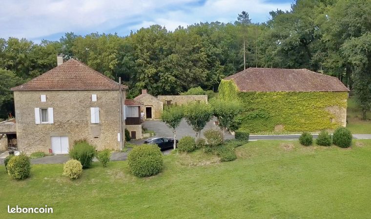 Propriété 8 pièces 217 m²