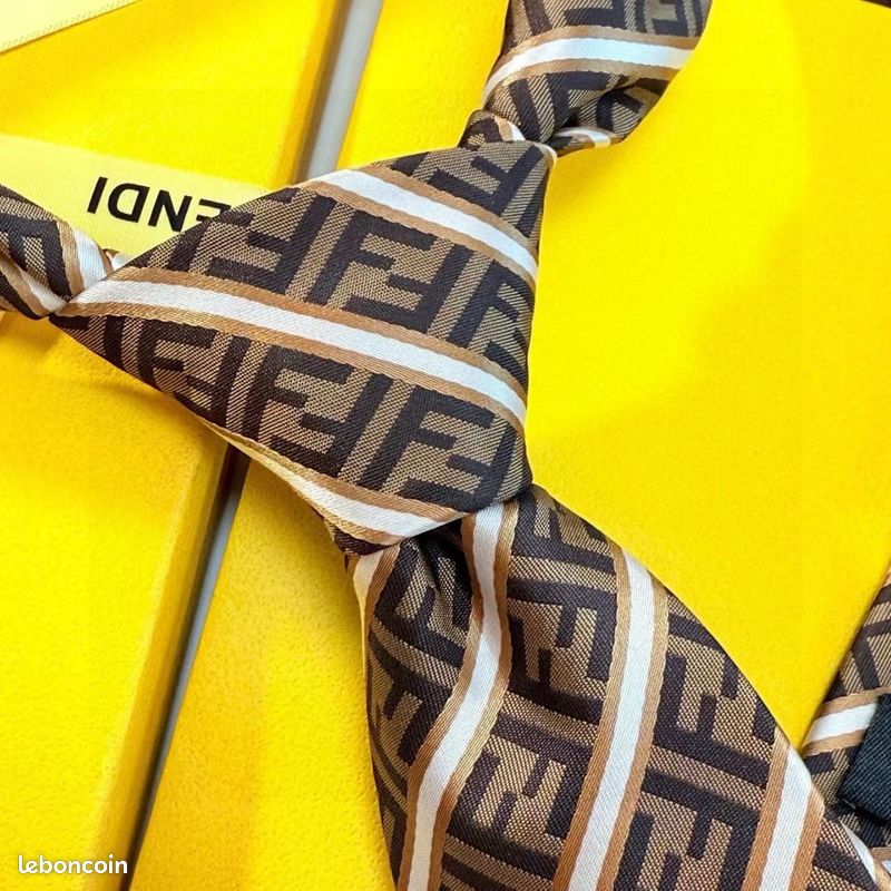 Cravates Fendi pour hommes les plus vendues (image 3)