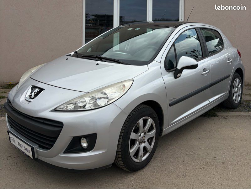 PEUGEOT 207 1.4 75CH Urban Move 2010 Première Main 90.708Km Toit Panoramique Climatisation Garantie 1 an (image 1)
