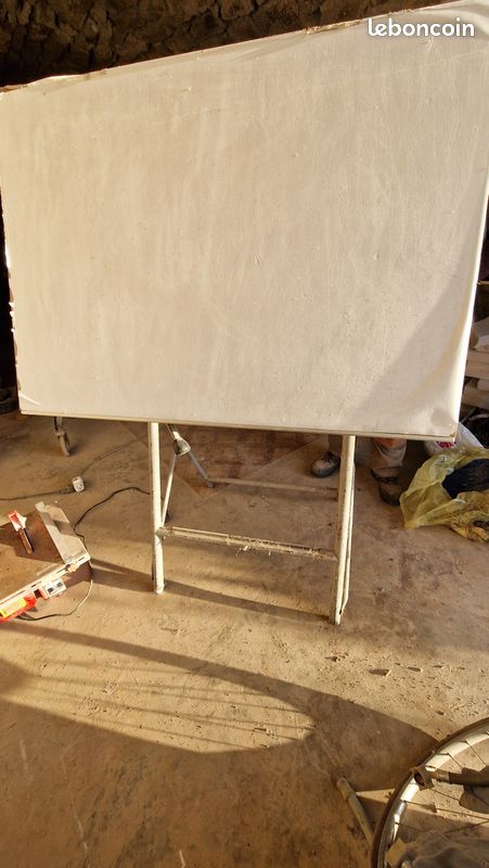Table à dessin industriel (image 1)