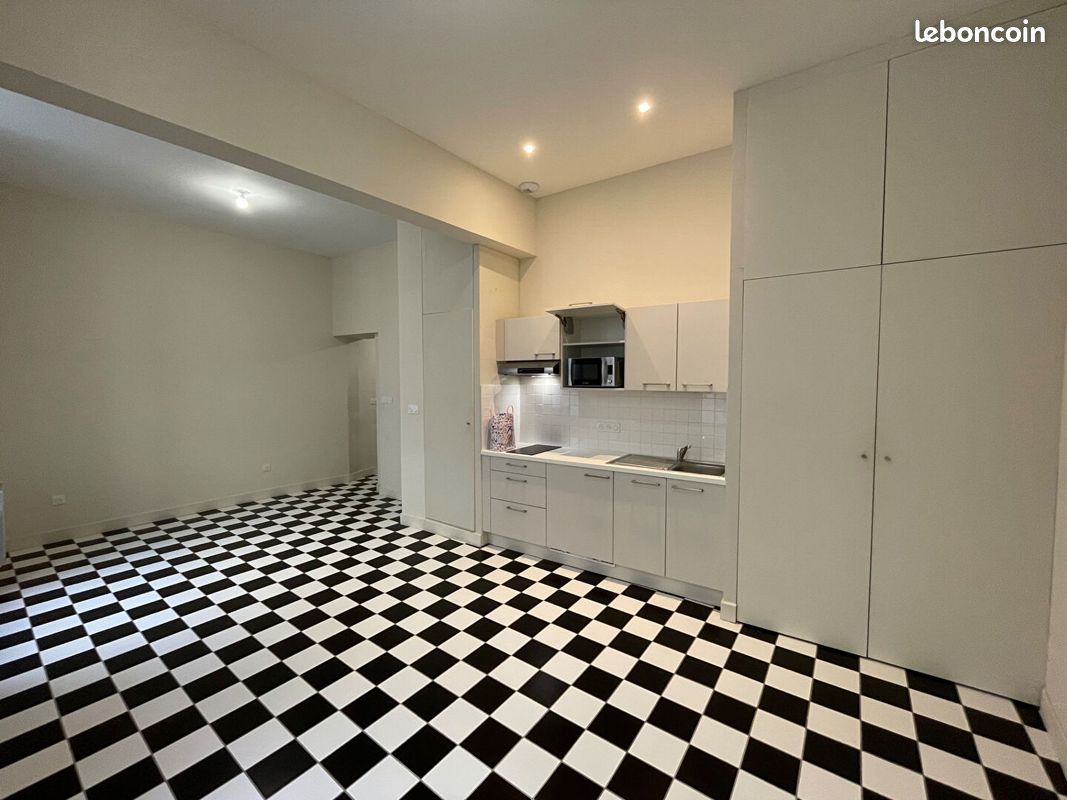 Appartement 1 pièce 34 m² · à Uzès · 34 m² · 450 €