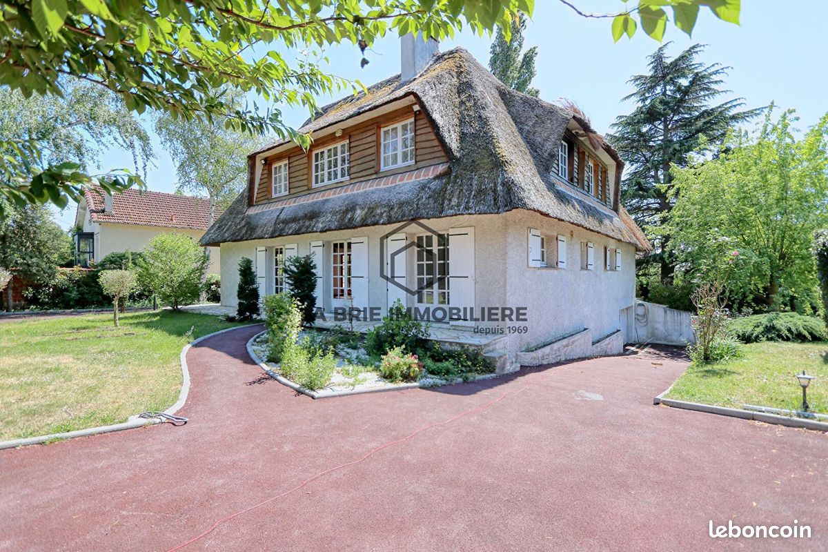 Maison 7 pièces 193 m² · à Mandres-les-Roses · 193 m² · 415 000 €