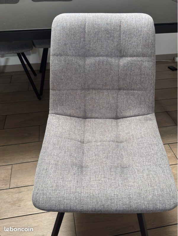 Lot de 4 chaises modernes – très état – 100 le lot (image 1)