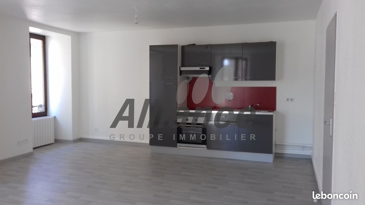 Appartement 3 pièces 74 m² · à Luxeuil-les-Bains · 74 m² · 590 €