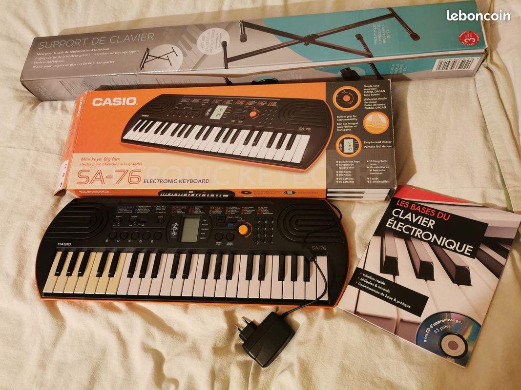 Clavier électronique Casio et son support (image 1)