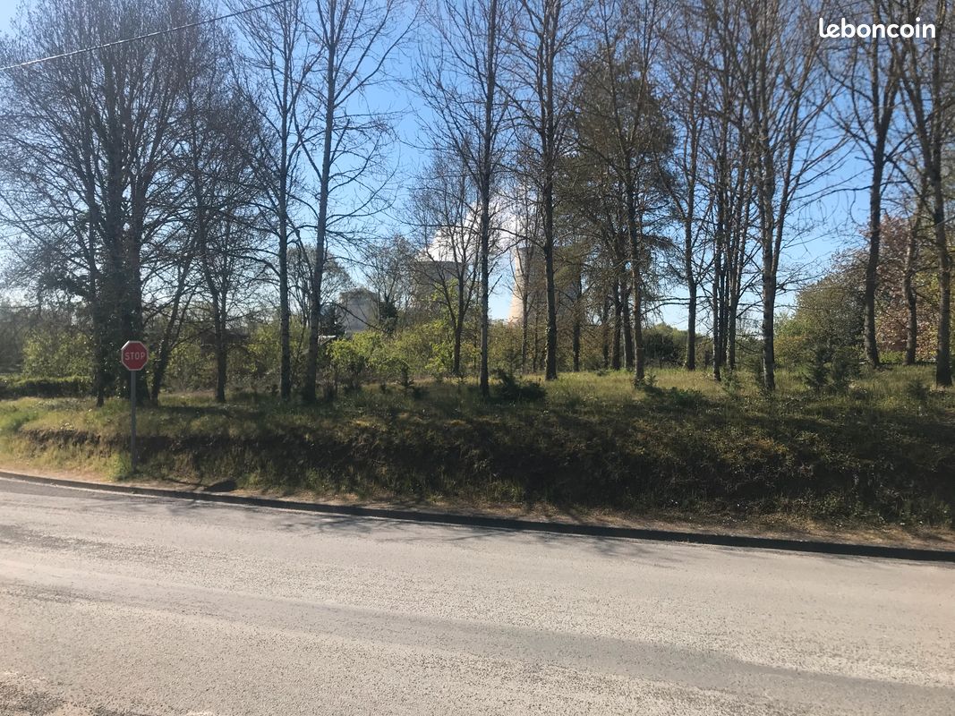 Terrain constructible 1000 m2 · à Avaray · 39 000 €