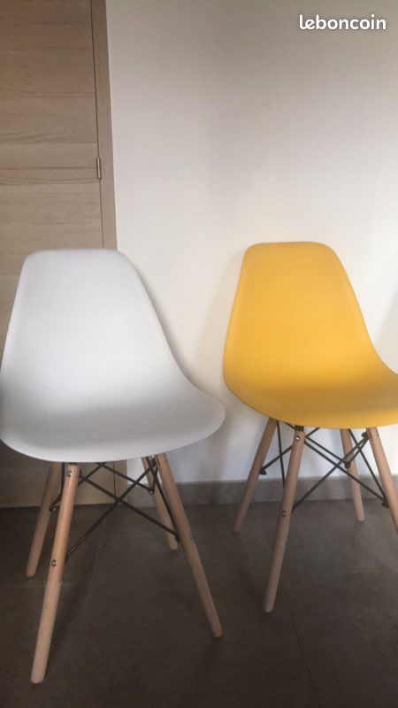 Chaise scandinave (image 1)