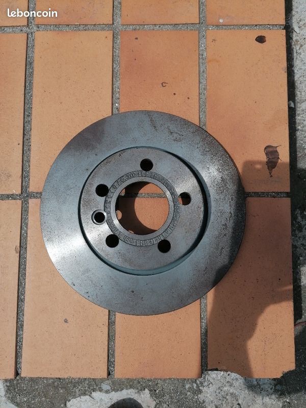 Disque de frein arrière transporteur Volkswagen (image 1)