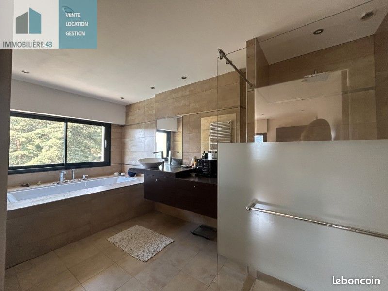 Propriété 4 pièces 200 m² (image 7)