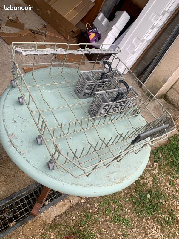 Panier inférieure lave vaisselle bosch (image 2)