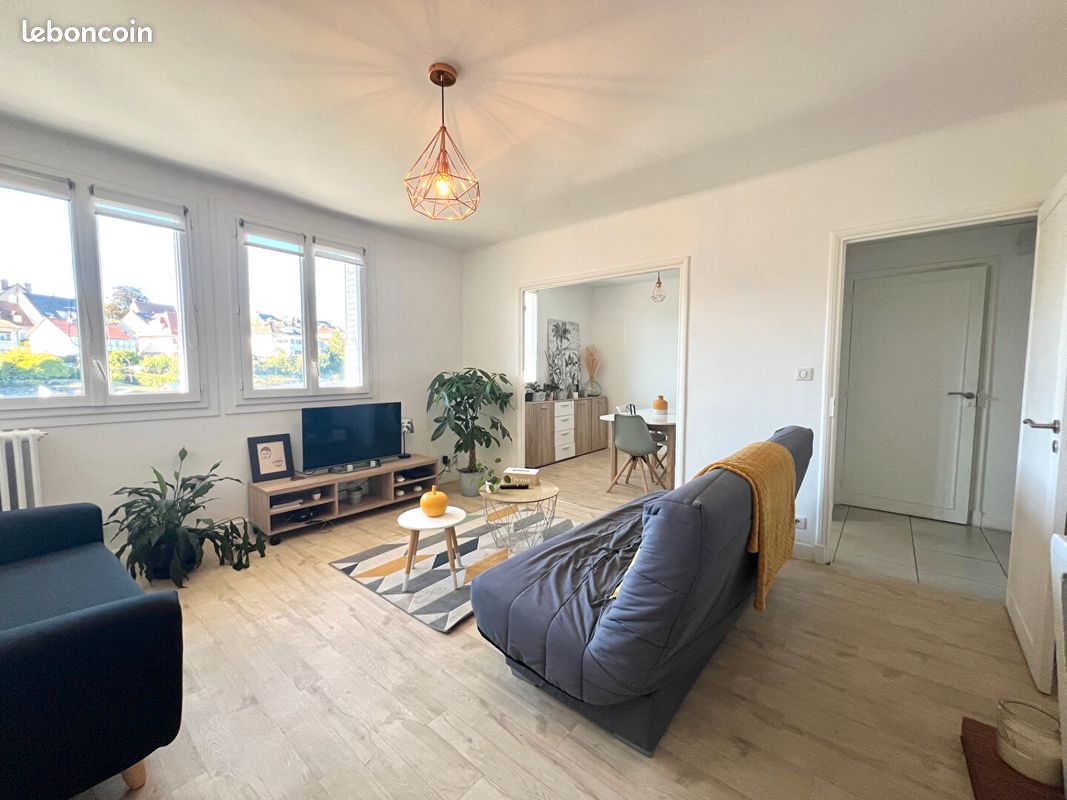 Appartement 5 pièces 90 m² · à Aurillac · 90 m² · 845 €/mois