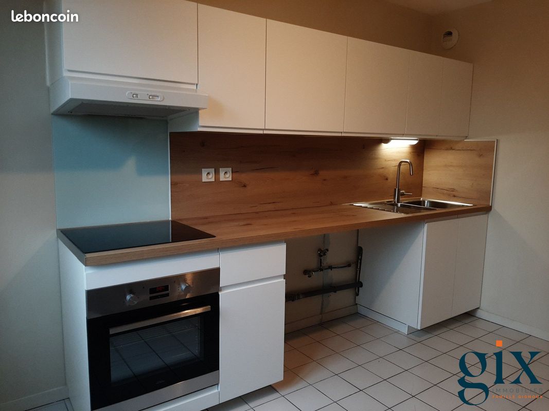 Appartement 3 pièces 76 m² · à Fontaine · 76 m² · 896 €/mois