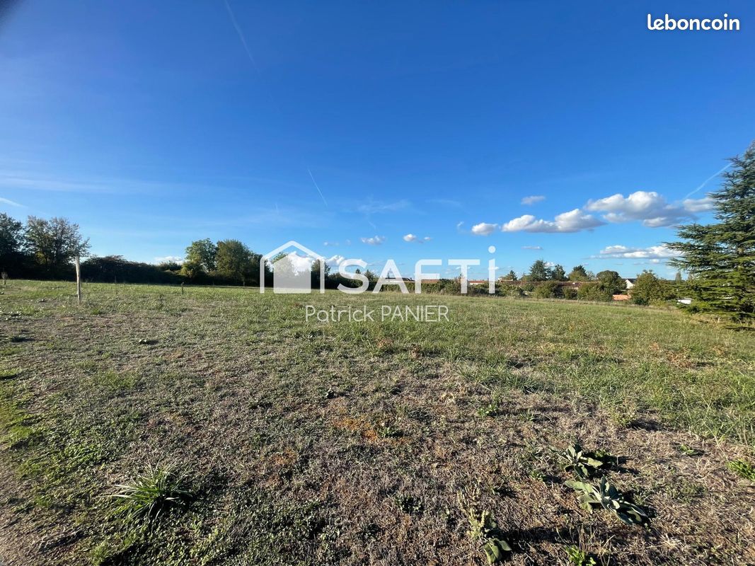 Terrain 1982 m² · à Cherbonnières · 1 982 m² · 33 000 €