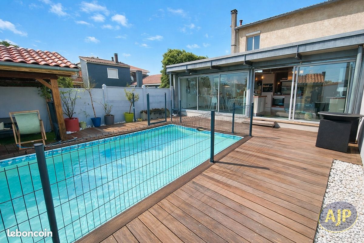 Maison 8 pièces 176 m² · à Bordeaux · 176 m² · 667 000 €