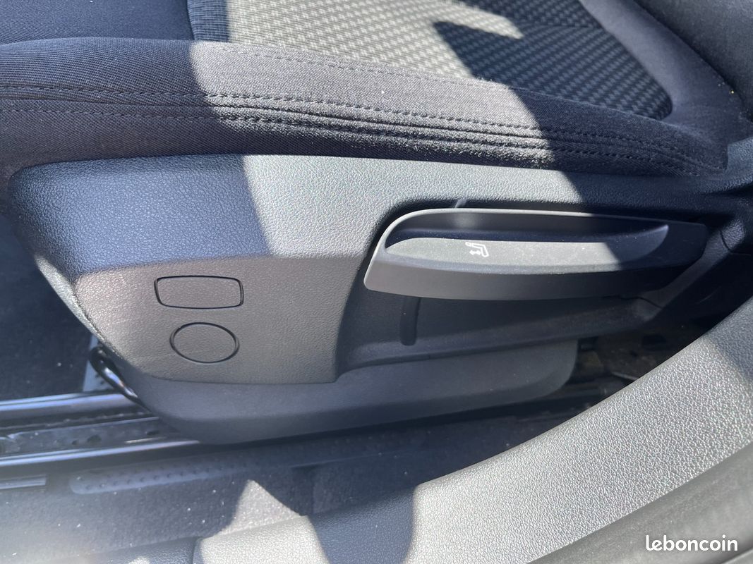 BMW SERIE 1 F40 118i 140 ch DKG7 Business Design (image 23)