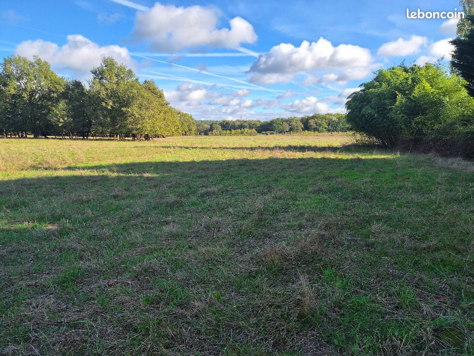 Terrain 2824 m² · à Minzac · 48 000 €
