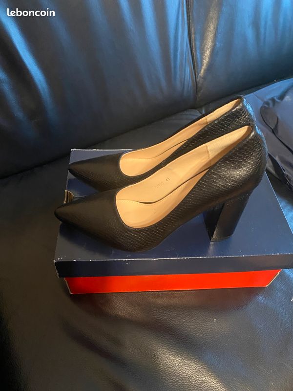 Escarpin Luxe Femme LORIBLU En Daim Marron - Taille 38 EU - Fabriqué En Italie - Neuf Avec Emballage