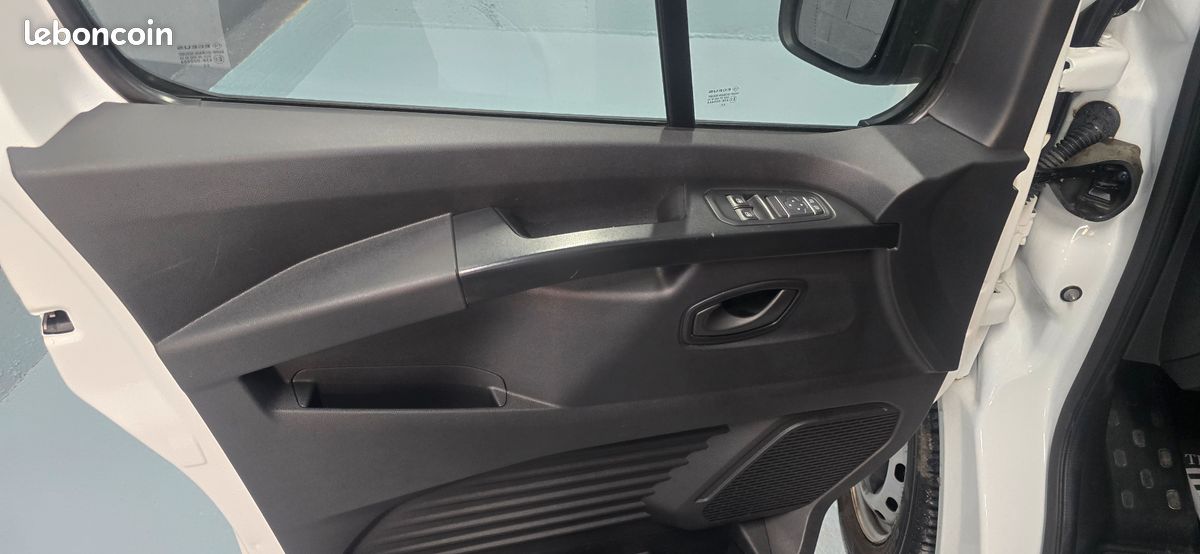 Renault trafic l1h1 blue dci 110 confort (image 5)