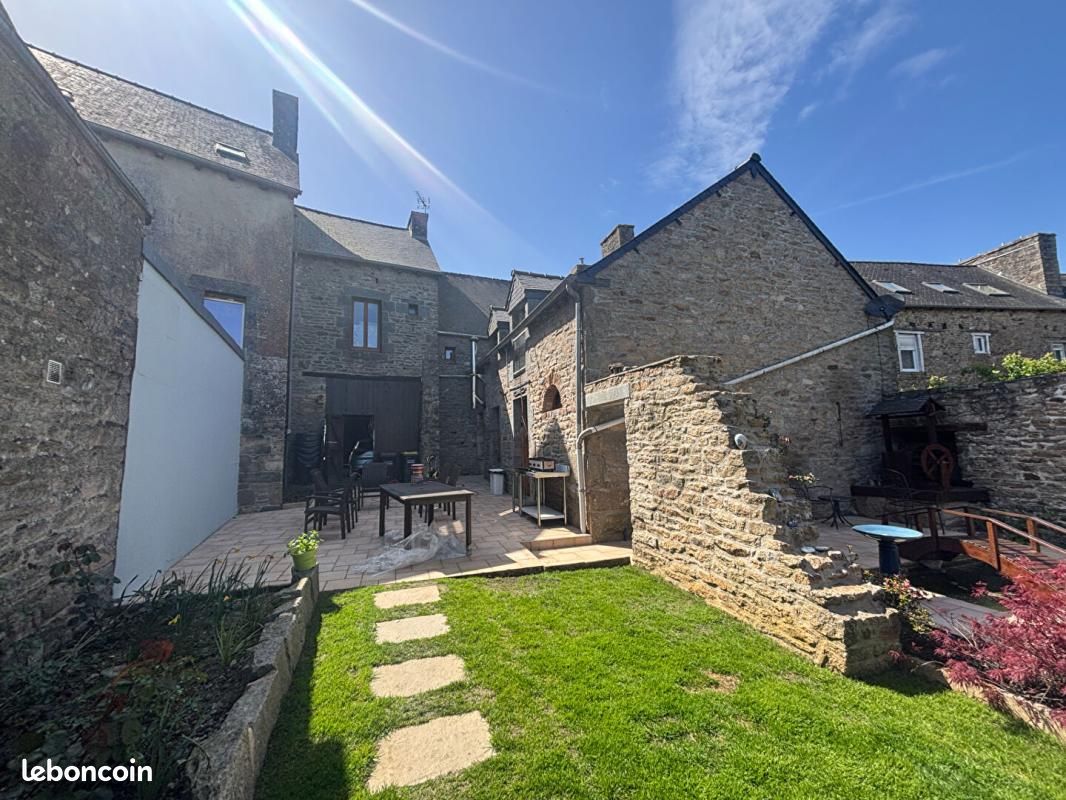 Maison 6 pièces 185 m² · à Le Mené · 185 m² · 190 000 €