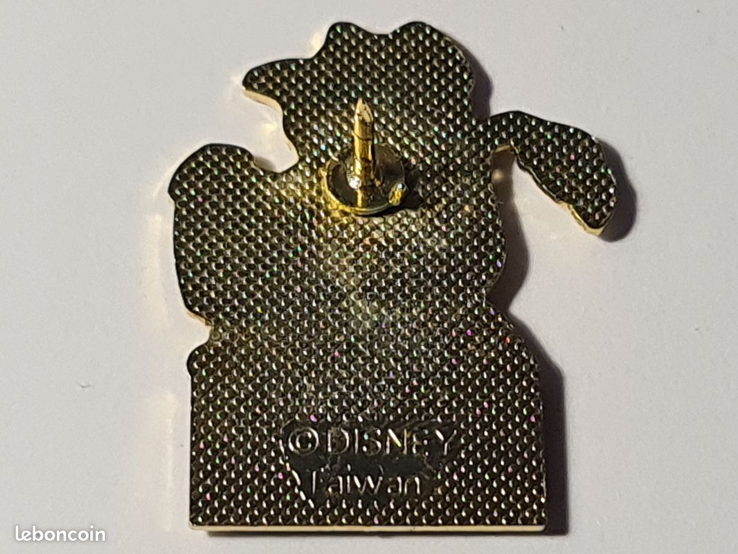 Pin's époxy WALT DISNEY HOME VIDÉO - RUFUS, LE CHAT dans BERNARD & BIANCA (A212) (image 2)